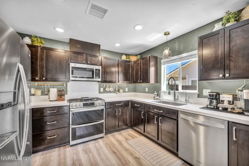 237 Glen Vista, Dayton, Nevada 89403, 3 Bedrooms Bedrooms, ,2 BathroomsBathrooms,Residential,Residential,Glen Vista,0,260008533