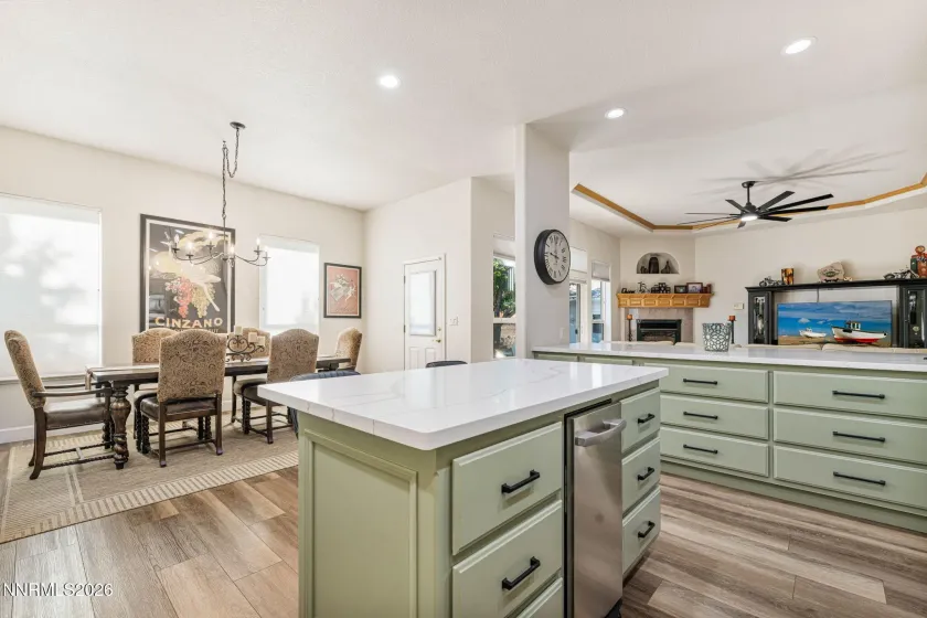 965 Springfield, Gardnerville, Nevada 89460, 3 Bedrooms Bedrooms, ,3 BathroomsBathrooms,Residential,Residential,Springfield,0,260008545