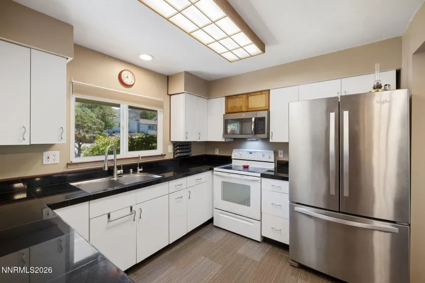 2255 Parkway, Reno, Nevada 89502, 5 Bedrooms Bedrooms, ,3 BathroomsBathrooms,Residential,Residential,Parkway,0,260008540