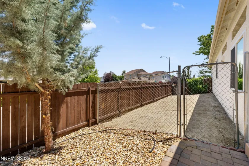 1064 Ridgefield, Carson City, Nevada 89706, 3 Bedrooms Bedrooms, ,2 BathroomsBathrooms,Residential,Residential,Ridgefield,0,260008542