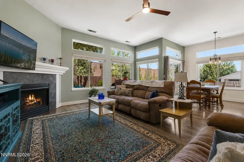 1064 Ridgefield, Carson City, Nevada 89706, 3 Bedrooms Bedrooms, ,2 BathroomsBathrooms,Residential,Residential,Ridgefield,0,260008542