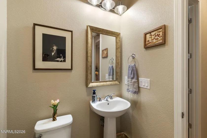 9675 Thesolious, Reno, Nevada 89521, 2 Bedrooms Bedrooms, ,3 BathroomsBathrooms,Residential,Residential,Thesolious,0,260008553