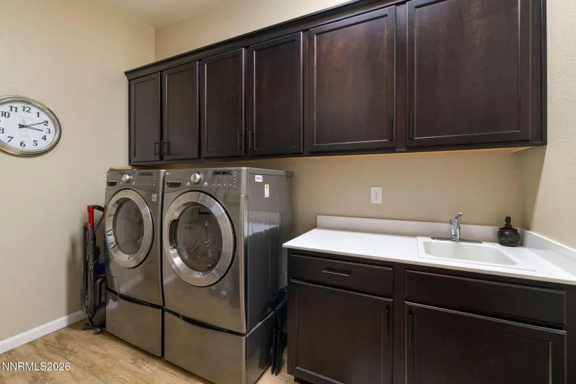 9675 Thesolious, Reno, Nevada 89521, 2 Bedrooms Bedrooms, ,3 BathroomsBathrooms,Residential,Residential,Thesolious,0,260008553