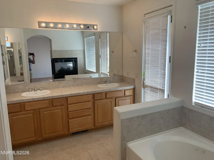 3230 Piazzo, Reno, Nevada 89502, 4 Bedrooms Bedrooms, ,3 BathroomsBathrooms,Residential,Residential,Piazzo,0,260008538