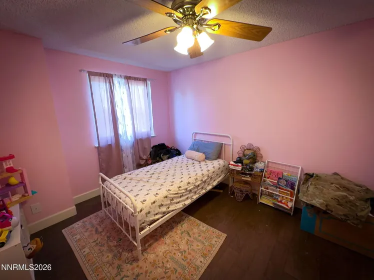 1066 Locomotive, Sparks, Nevada 89434, 4 Bedrooms Bedrooms, ,3 BathroomsBathrooms,Residential,Residential,Locomotive,0,260008572