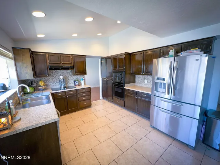 1066 Locomotive, Sparks, Nevada 89434, 4 Bedrooms Bedrooms, ,3 BathroomsBathrooms,Residential,Residential,Locomotive,0,260008572