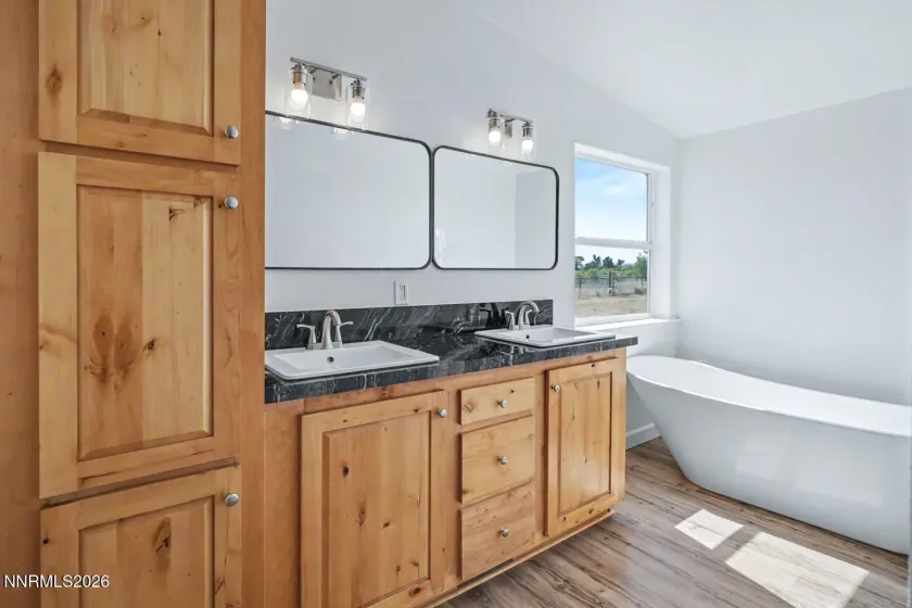 5285 Allegre, Fallon, Nevada 89406, 4 Bedrooms Bedrooms, ,2 BathroomsBathrooms,Residential,Residential,Allegre,0,260008574