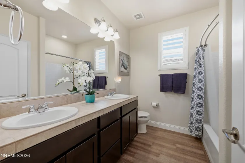 1182 Spruce Meadows, Sparks, Nevada 89441, 3 Bedrooms Bedrooms, ,2 BathroomsBathrooms,Residential,Residential,Spruce Meadows,0,260008597