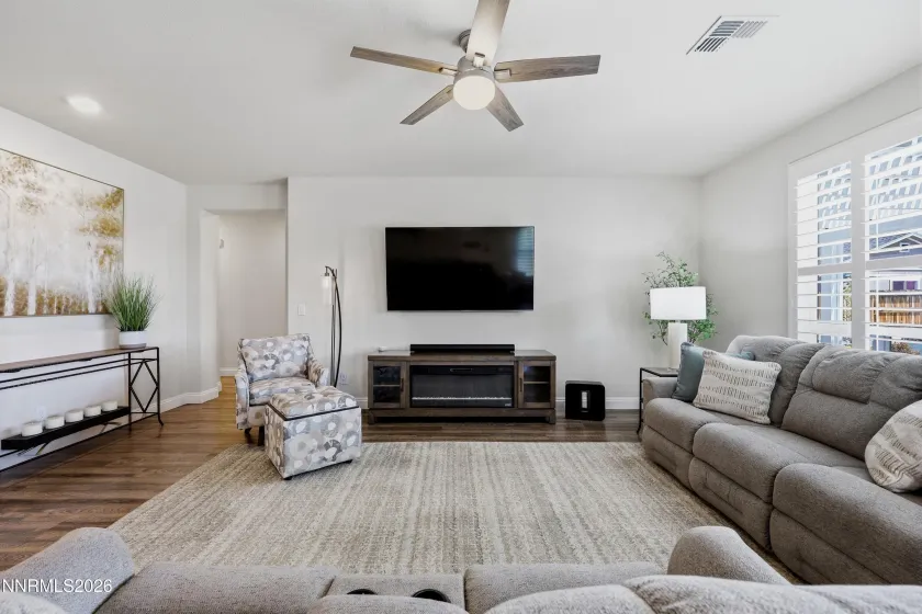 1182 Spruce Meadows, Sparks, Nevada 89441, 3 Bedrooms Bedrooms, ,2 BathroomsBathrooms,Residential,Residential,Spruce Meadows,0,260008597