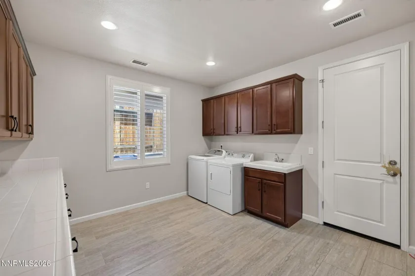 1431 Snow Summit, Reno, Nevada 89523, 4 Bedrooms Bedrooms, ,3 BathroomsBathrooms,Residential,Residential,Snow Summit,0,260008601