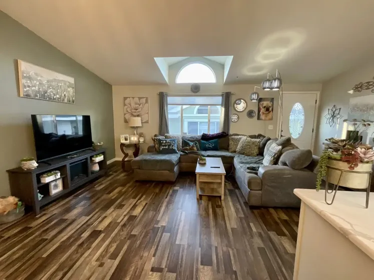 14 Coventry Way, Reno, Nevada 89506, 3 Bedrooms Bedrooms, 12 Rooms Rooms,2 BathroomsBathrooms,Manufactured,Residential,Coventry,0,260008629