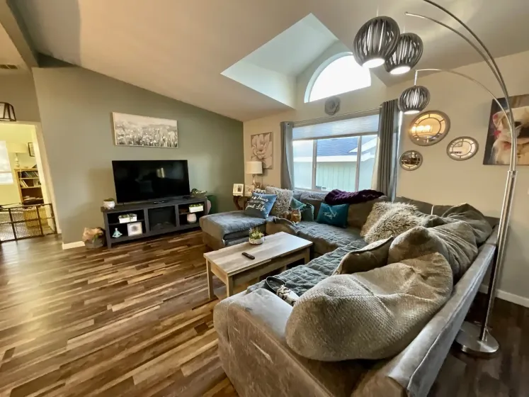 14 Coventry Way, Reno, Nevada 89506, 3 Bedrooms Bedrooms, 12 Rooms Rooms,2 BathroomsBathrooms,Manufactured,Residential,Coventry,0,260008629