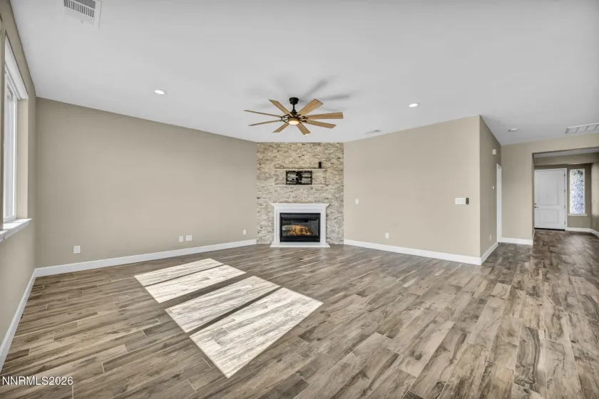812 Spooner, Sparks, Nevada 89441, 4 Bedrooms Bedrooms, ,3 BathroomsBathrooms,Residential,Residential,Spooner,0,260008630