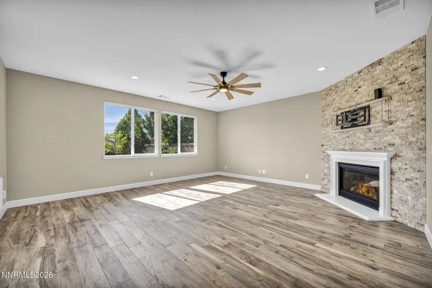 812 Spooner, Sparks, Nevada 89441, 4 Bedrooms Bedrooms, ,3 BathroomsBathrooms,Residential,Residential,Spooner,0,260008630