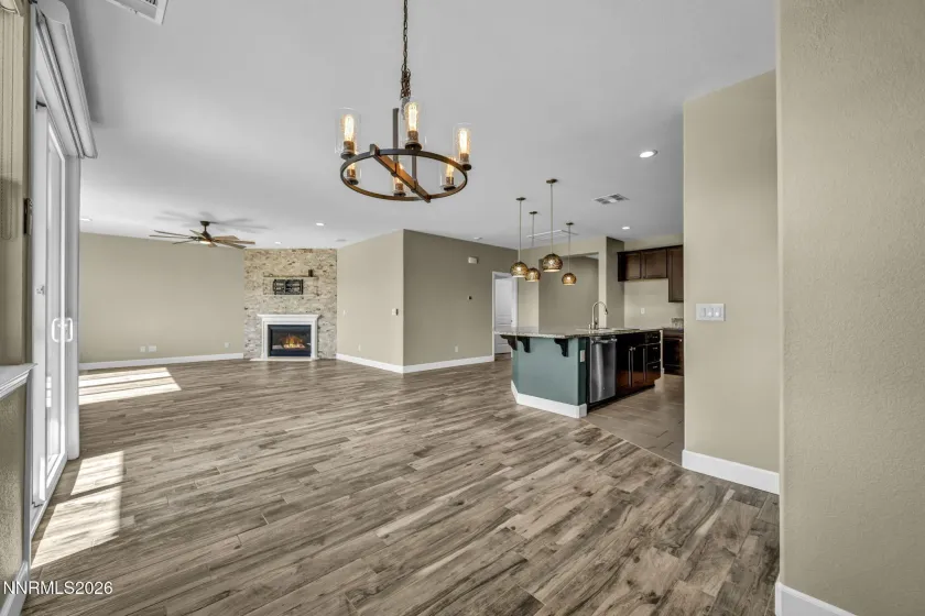812 Spooner, Sparks, Nevada 89441, 4 Bedrooms Bedrooms, ,3 BathroomsBathrooms,Residential,Residential,Spooner,0,260008630