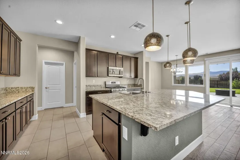 812 Spooner, Sparks, Nevada 89441, 4 Bedrooms Bedrooms, ,3 BathroomsBathrooms,Residential,Residential,Spooner,0,260008630