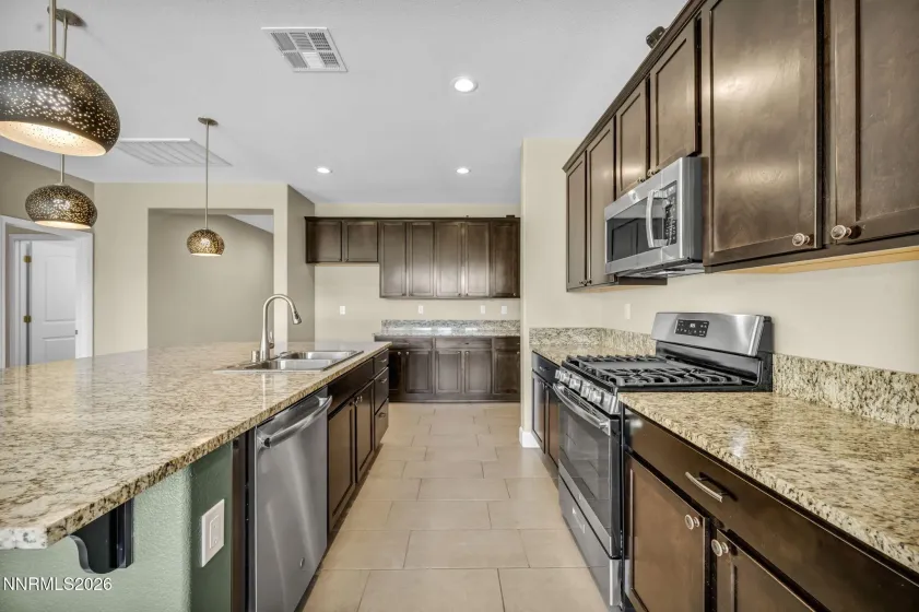 812 Spooner, Sparks, Nevada 89441, 4 Bedrooms Bedrooms, ,3 BathroomsBathrooms,Residential,Residential,Spooner,0,260008630