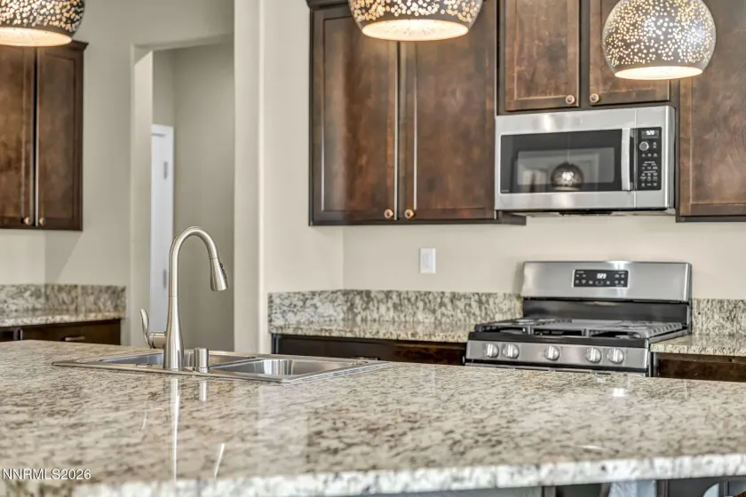 812 Spooner, Sparks, Nevada 89441, 4 Bedrooms Bedrooms, ,3 BathroomsBathrooms,Residential,Residential,Spooner,0,260008630