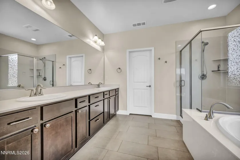 812 Spooner, Sparks, Nevada 89441, 4 Bedrooms Bedrooms, ,3 BathroomsBathrooms,Residential,Residential,Spooner,0,260008630
