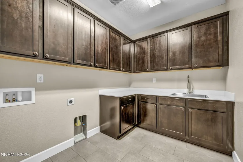 812 Spooner, Sparks, Nevada 89441, 4 Bedrooms Bedrooms, ,3 BathroomsBathrooms,Residential,Residential,Spooner,0,260008630