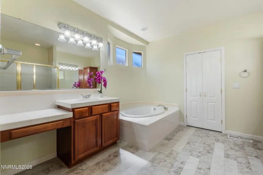 3194 Ten Mile, Sparks, Nevada 89436, 5 Bedrooms Bedrooms, ,5 BathroomsBathrooms,Residential,Residential,Ten Mile,0,260008640