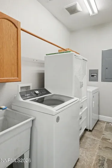 1253 Briggs, Fallon, Nevada 89406, 4 Bedrooms Bedrooms, ,2 BathroomsBathrooms,Residential,Residential,Briggs,0,260008641