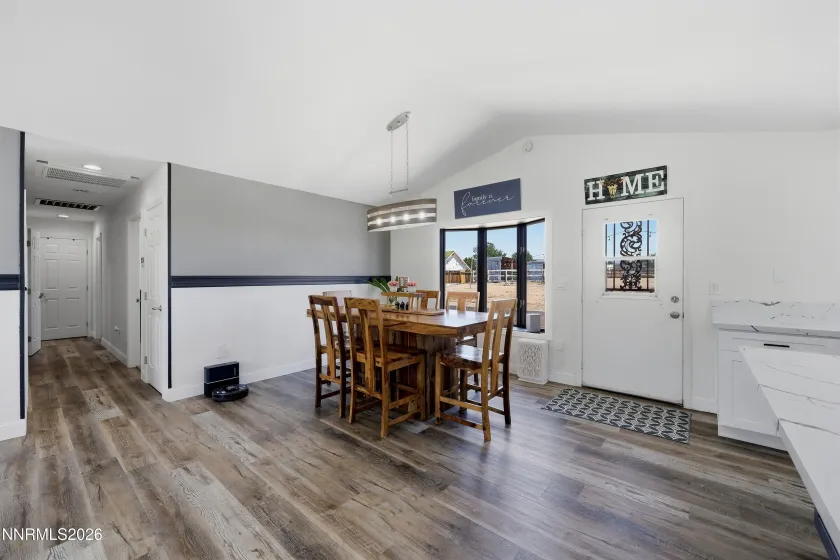 185 Leo, Sparks, Nevada 89441, 3 Bedrooms Bedrooms, ,2 BathroomsBathrooms,Residential,Residential,Leo,0,260008642
