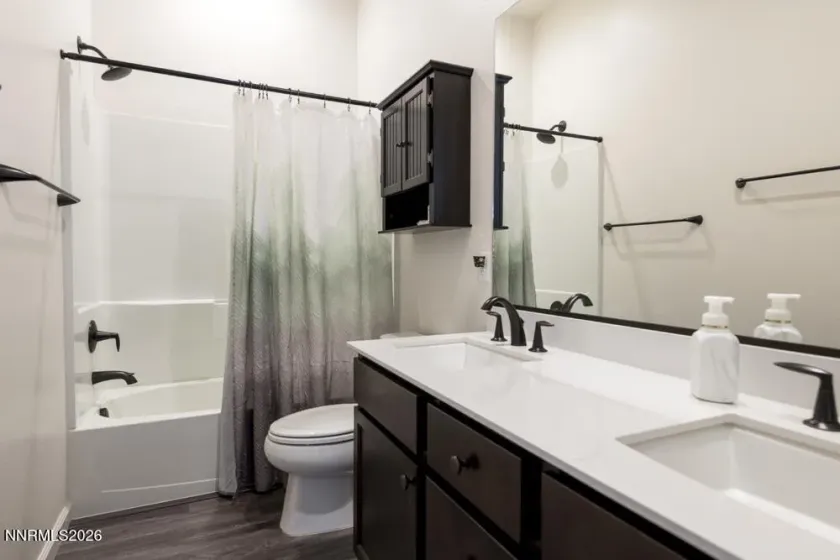 7885 Navasota, Sparks, Nevada 89436, 3 Bedrooms Bedrooms, ,2 BathroomsBathrooms,Residential,Residential,Navasota,0,260008644