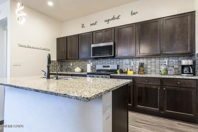 7885 Navasota, Sparks, Nevada 89436, 3 Bedrooms Bedrooms, ,2 BathroomsBathrooms,Residential,Residential,Navasota,0,260008644