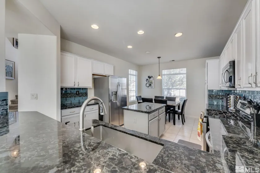 1668 Rocky Cove, Reno, Nevada 89521, 4 Bedrooms Bedrooms, ,3 BathroomsBathrooms,Residential Lease,Manufactured,Rocky Cove,0,260008652