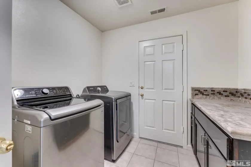 1668 Rocky Cove, Reno, Nevada 89521, 4 Bedrooms Bedrooms, ,3 BathroomsBathrooms,Residential Lease,Manufactured,Rocky Cove,0,260008652