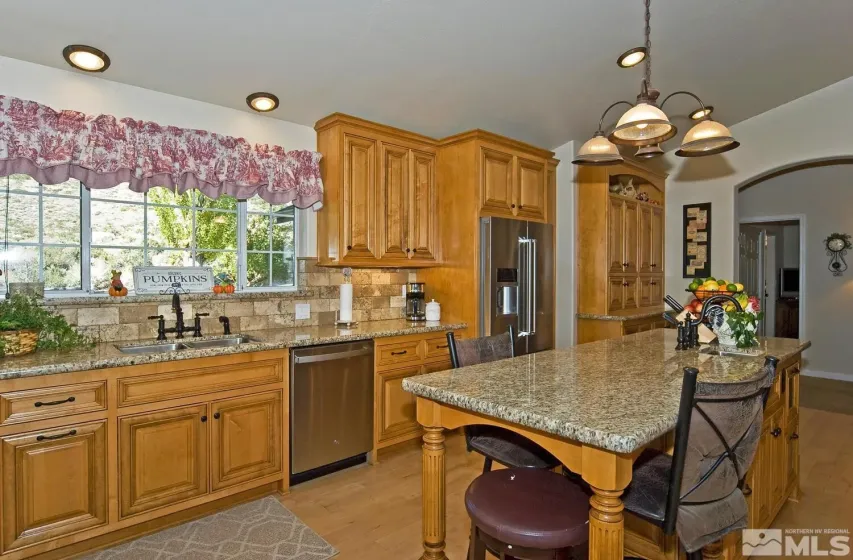 400 California, Markleeville, California 96120, 3 Bedrooms Bedrooms, ,4 BathroomsBathrooms,Residential,Residential,California,0,260008662