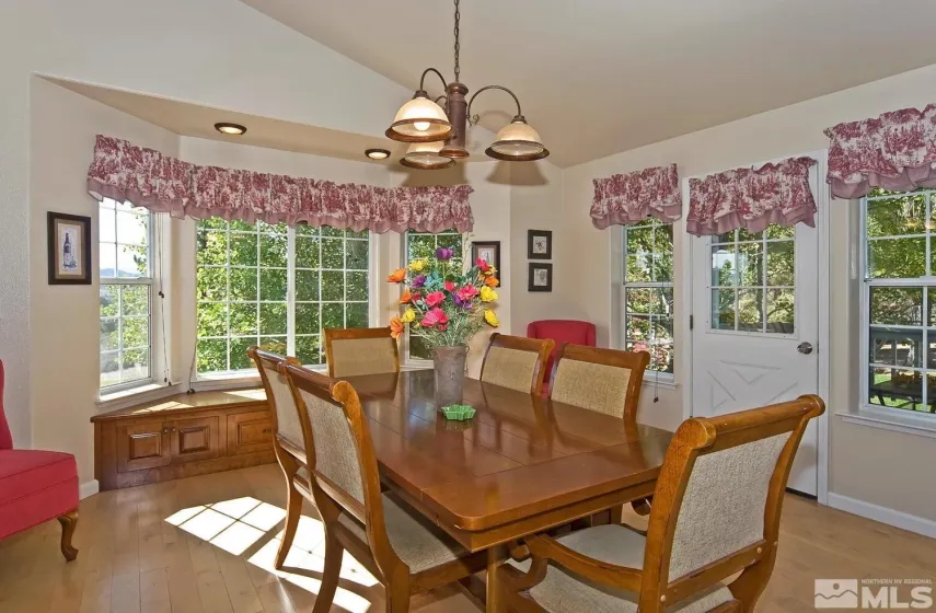 400 California, Markleeville, California 96120, 3 Bedrooms Bedrooms, ,4 BathroomsBathrooms,Residential,Residential,California,0,260008662