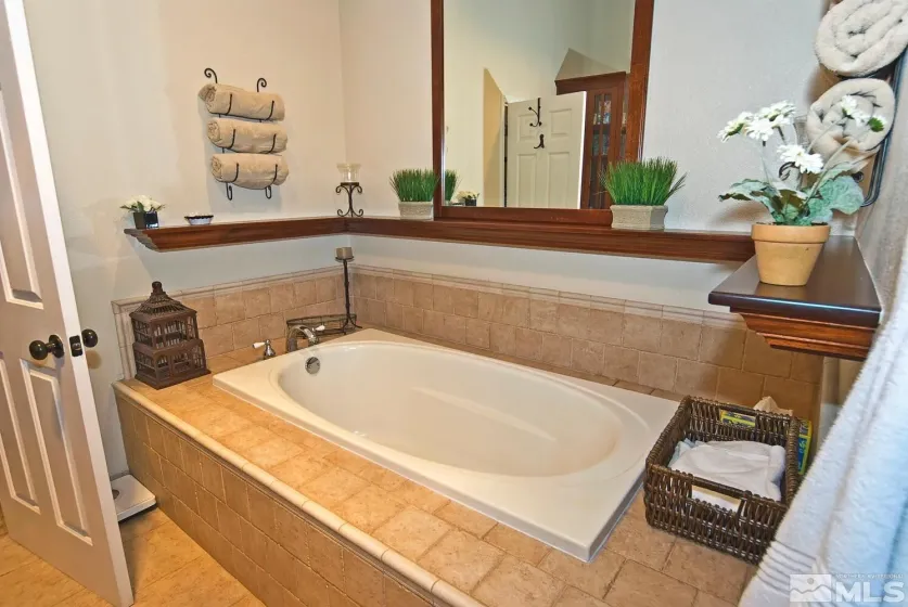 400 California, Markleeville, California 96120, 3 Bedrooms Bedrooms, ,4 BathroomsBathrooms,Residential,Residential,California,0,260008662