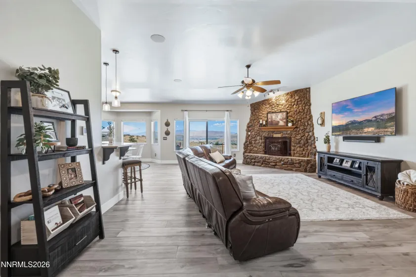 635 Valle Verde, Spanish Springs, Nevada 89441, 4 Bedrooms Bedrooms, ,3 BathroomsBathrooms,Residential,Residential,Valle Verde,0,260008677
