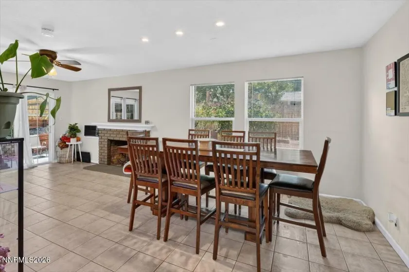 1090 Kings, Reno, Nevada 89503, 4 Bedrooms Bedrooms, ,3 BathroomsBathrooms,Residential,Residential,Kings,0,260008682