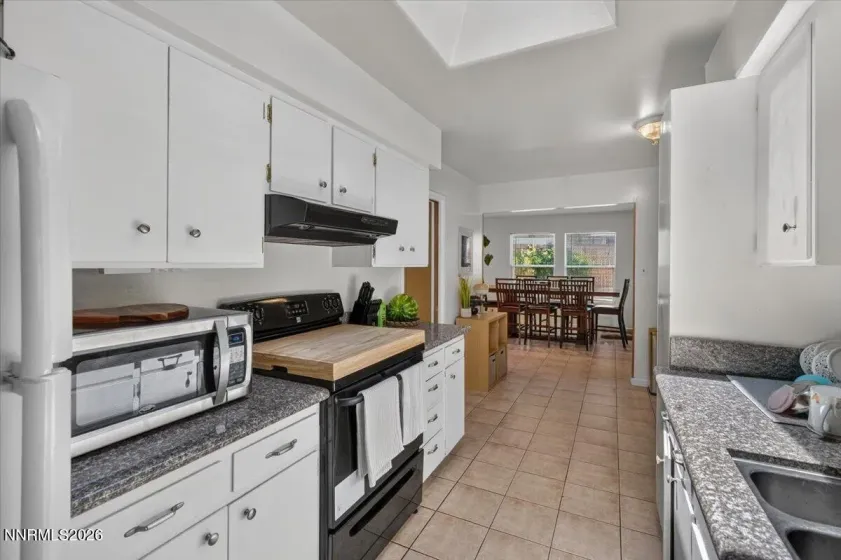 1090 Kings, Reno, Nevada 89503, 4 Bedrooms Bedrooms, ,3 BathroomsBathrooms,Residential,Residential,Kings,0,260008682