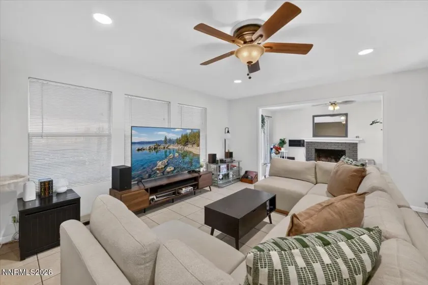 1090 Kings, Reno, Nevada 89503, 4 Bedrooms Bedrooms, ,3 BathroomsBathrooms,Residential,Residential,Kings,0,260008682