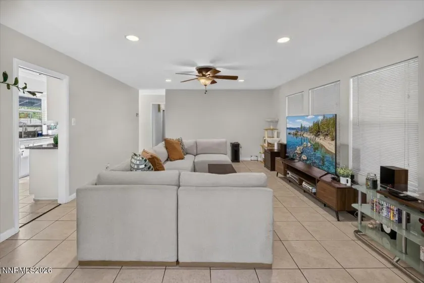 1090 Kings, Reno, Nevada 89503, 4 Bedrooms Bedrooms, ,3 BathroomsBathrooms,Residential,Residential,Kings,0,260008682