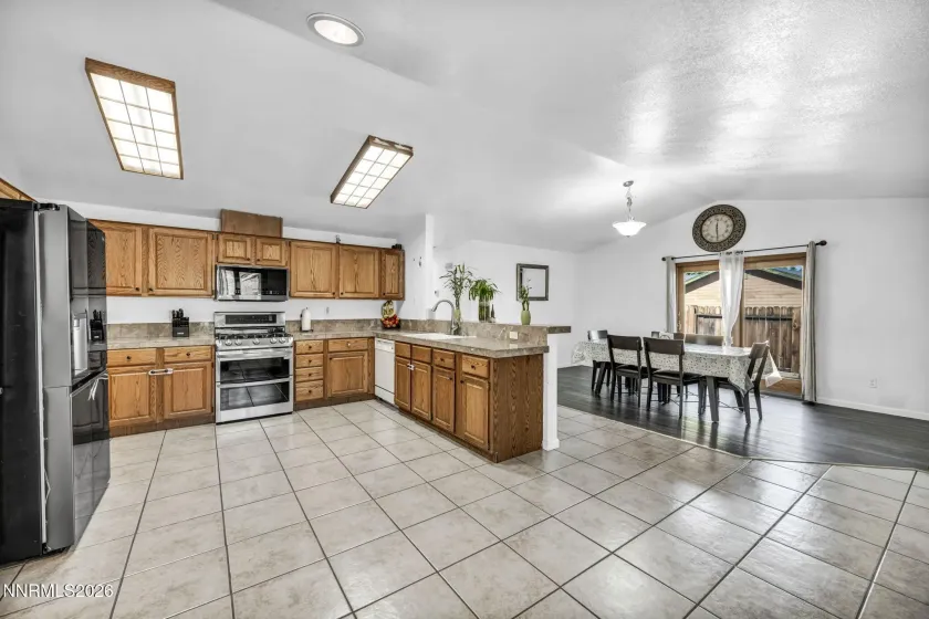 1251 Satellite, Sparks, Nevada 89436, 4 Bedrooms Bedrooms, ,2 BathroomsBathrooms,Residential,Residential,Satellite,0,260008687