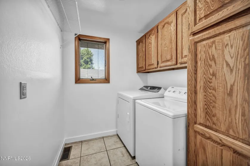 1251 Satellite, Sparks, Nevada 89436, 4 Bedrooms Bedrooms, ,2 BathroomsBathrooms,Residential,Residential,Satellite,0,260008687