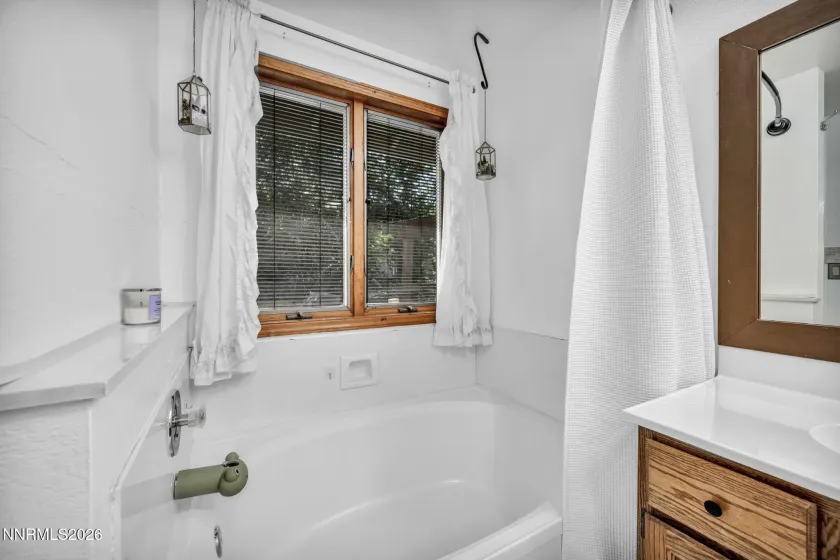 1251 Satellite, Sparks, Nevada 89436, 4 Bedrooms Bedrooms, ,2 BathroomsBathrooms,Residential,Residential,Satellite,0,260008687