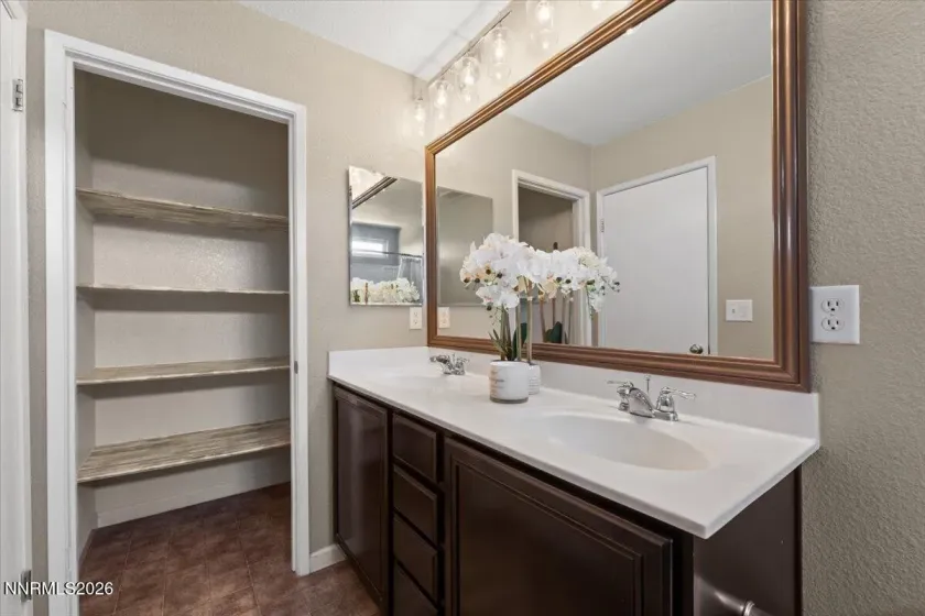 11380 Verazae, Reno, Nevada 89521, 4 Bedrooms Bedrooms, ,3 BathroomsBathrooms,Residential,Residential,Verazae,0,260008696