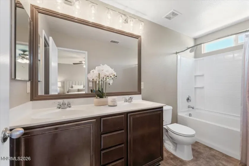 11380 Verazae, Reno, Nevada 89521, 4 Bedrooms Bedrooms, ,3 BathroomsBathrooms,Residential,Residential,Verazae,0,260008696