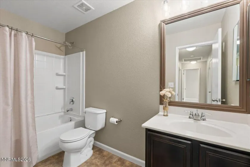 11380 Verazae, Reno, Nevada 89521, 4 Bedrooms Bedrooms, ,3 BathroomsBathrooms,Residential,Residential,Verazae,0,260008696