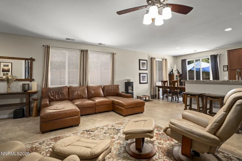 10725 Clear Vista, Reno, Nevada 89521, 4 Bedrooms Bedrooms, ,2 BathroomsBathrooms,Residential,Residential,Clear Vista,0,260008706