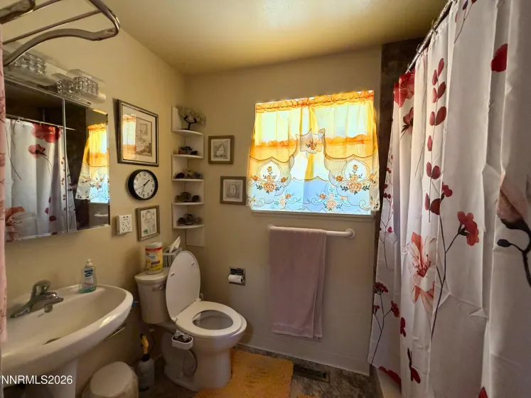215 Allen, Fallon, Nevada 89406, 3 Bedrooms Bedrooms, ,1 BathroomBathrooms,Residential,Residential,Allen,0,260008716