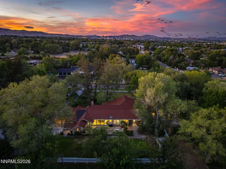 1400 Meadowview, Reno, Nevada 89509, 4 Bedrooms Bedrooms, ,4 BathroomsBathrooms,Residential,Residential,Meadowview,0,260006851