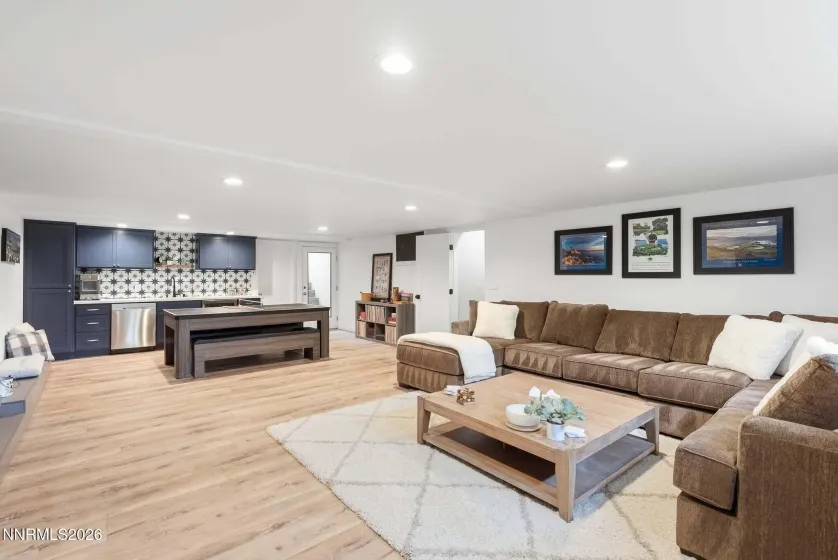 1400 Meadowview, Reno, Nevada 89509, 4 Bedrooms Bedrooms, ,4 BathroomsBathrooms,Residential,Residential,Meadowview,0,260006851