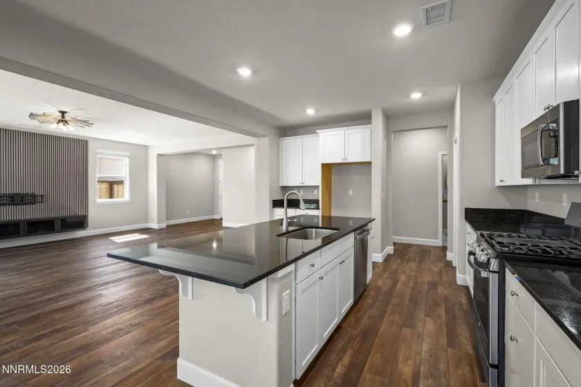 1272 Alfalfa, Sparks, Nevada 89436, 4 Bedrooms Bedrooms, ,3 BathroomsBathrooms,Residential,Residential,Alfalfa,0,260008748